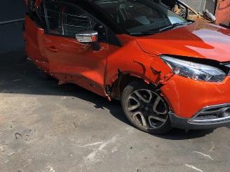 Coche siniestrado Renault Captur diesel - 66kw - 1461cc  euro 5 2013/5