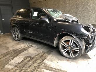 Coche siniestrado Porsche Cayenne 3000cc - 155kw - diesel euro5b 2014/7
