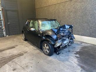 Vrakbiler auto Mini One Mini One/Cooper (R50) Hatchback 2001 / 2007 One Hatchback  Diesel 1.364cc 65kW (88pk) FWD 2006/1
