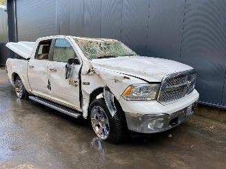 rozbiórka samochody osobowe Dodge Ram Pick Up 1500 Crew Cab (DS/DJ/D2) Pick-up 5.7 Hemi V8 4x4 Pick-up  Benzine 5.654cc 295kW (401pk) 4x4 2014/8