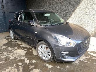 Vrakbiler auto Suzuki Swift Swift Hatchback 5-drs  1.2 Dual Jet 16V Allgrip Hatchback 4Dr Benzine 1.242cc 66kW 2018/1