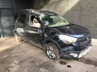 Auto da rottamare Dacia Dokker Dokker (0S) MPV 2020 1.3 TCE 100 MPV  Benzine 1.332cc 75kW (102pk) FWD 2020/1