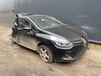Coche siniestrado Renault Clio IV (5R) Hatchback 5-drs 2020 0.9 Energy TCE 75 12V Hatchback  Benzine 898cc 56kW (76pk) FWD 2020/9