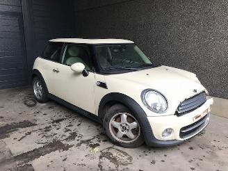 Dezmembrări autoturisme Mini Cooper (R56) Hatchback 2006 / 2013 1.6 Cooper D 16V Hatchback  Diesel 1.598cc 82kW (111pk) FWD 2011/1