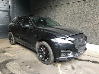 Vrakbiler auto Jaguar F-Pace SUV 2018 2.0 D 180 16V AWD SUV  Diesel 1.999cc 132kW (179pk) 4x4 2018/1