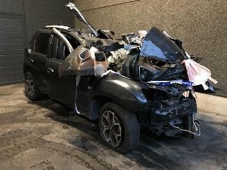 Uttjänta bilar auto Dacia Duster (SR) SUV 2018 1.2 TCE 16V SUV  Benzine 1.198cc 92kW (125pk) FWD 2018/3