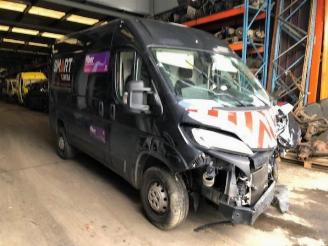 Salvage car Peugeot Boxer Boxer (U9), Bus, 2006 2.2 Blue HDi 140 2020/10