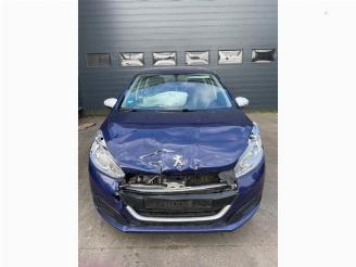 disassembly passenger cars Peugeot 208  2018/3