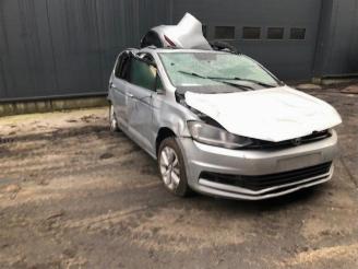 Salvage car Volkswagen Touran Touran (5T1), MPV, 2015 1.6 TDI 2016/4