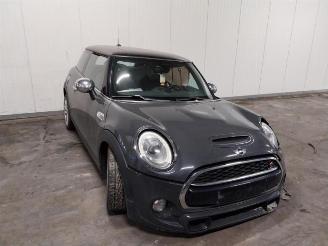 Coche siniestrado Mini Cooper S Mini (F56), Hatchback 3-drs, 2013 2.0 16V Cooper S 2015/4