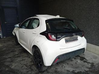 Coche siniestrado Toyota Yaris Yaris IV (P21/PA1/PH1), Hatchback, 2020 1.5 12V VVT-i 2022/12