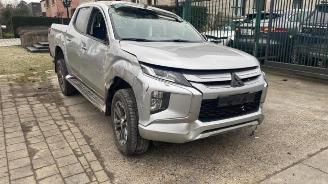 rozbiórka samochody osobowe Mitsubishi L-200 L-200, Pick-up, 2014 2.2 DI-D 4WD 2020/10