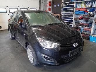 Vrakbiler auto Hyundai I-20  2013/2