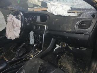 Volvo V-40 V40 (MV), Hatchback 5-drs, 2012 / 2019 2.0 D2 16V picture 12