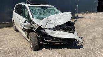 Vrakbiler auto Volkswagen Touran Touran (5T1), MPV, 2015 1.4 TSI 2018/5