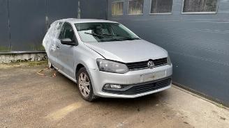 Coche siniestrado Volkswagen Polo Polo V (6R), Hatchback, 2009 / 2017 1.4 TDI DPF BlueMotion technology 2014/10