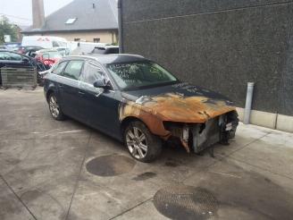 Coche siniestrado Audi A4 2000 diesel 2010/1