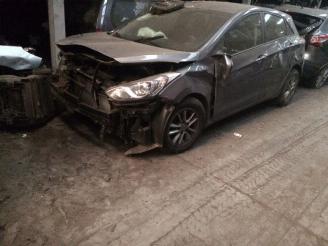Salvage car Hyundai I-30 1600 diesel 2014/1