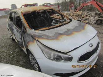 rozbiórka samochody osobowe Kia Cee d 1400  diesel 2013/1