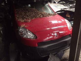 rozbiórka samochody osobowe Peugeot Partner 1600cc diesel 2013/1