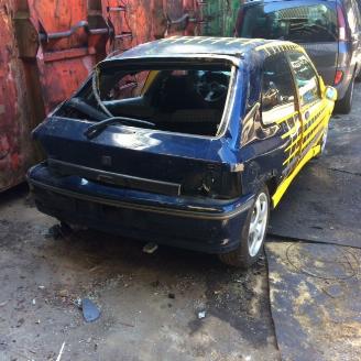 Coche siniestrado Renault Clio Williams 1993/1