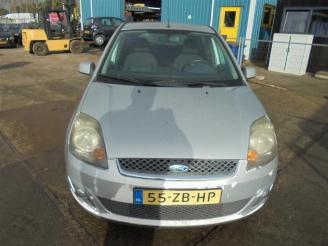 Vrakbiler auto Ford Fiesta Fiesta 5 (JD/JH), Hatchback, 2001 / 2009 1.3 2007/12