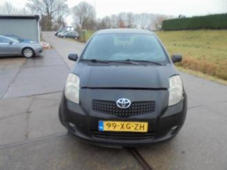 Vrakbiler auto Toyota Yaris Yaris II (P9), Hatchback, 2005 / 2014 1.4 D-4D 2007/5