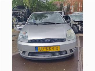 Vrakbiler auto Ford Fiesta Fiesta 5 (JD/JH), Hatchback, 2001 / 2009 1.25 16V 2003/10