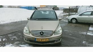 krockskadad bil auto Mercedes B-klasse B (W245), Hatchback, 2005 / 2011 2.0 B-200 16V 2005/9