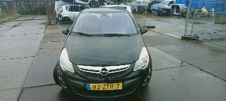 krockskadad bil auto Opel Corsa  2013/2