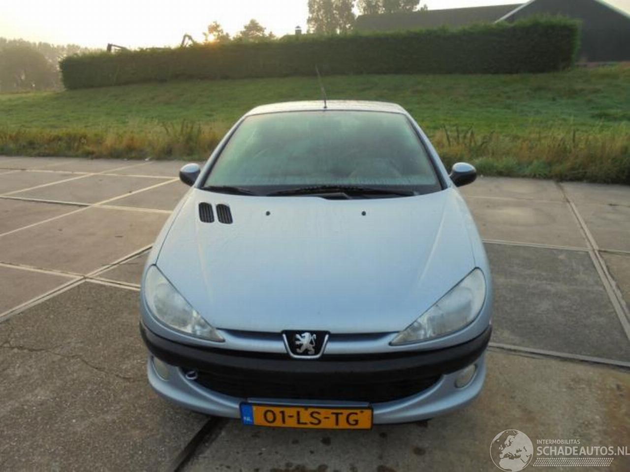 Peugeot 206 206 CC (2D), Cabrio, 2000 / 2007 1.6 16V