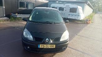 Voiture accidenté Renault   2008/4