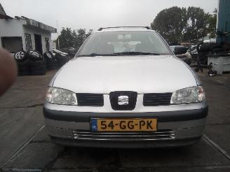 Ocazii autoturisme Seat Cordoba Cordoba Vario Facelift (6K5) Combi 1.4 Stella (AKK) [44kW]  (06-1999/12-2002) 2000/10