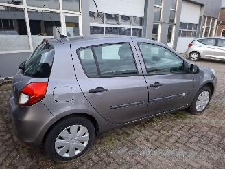 Renault Clio clio 1.2 tce GEEn SCHADE TOP auto  airco navi 112000km 5drs NAP picture 7