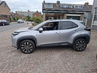 Toyota Yaris Cross yaris cross 2024 hybride GERESERVEERD schroefwerk Automaat first edition groot navi 12950km airbags ok picture 2