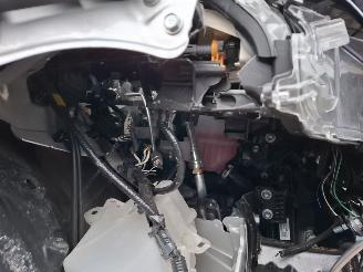 Toyota Yaris Cross yaris cross 2024 hybride GERESERVEERD schroefwerk Automaat first edition groot navi 12950km airbags ok picture 13