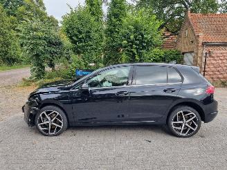 damaged passenger cars Volkswagen Golf eHybrid Pano Navi Led 2025/1