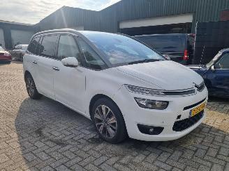 damaged passenger cars Citroën C4-picasso e-HDi 115 Aut. 7 Stoelen 2015/5