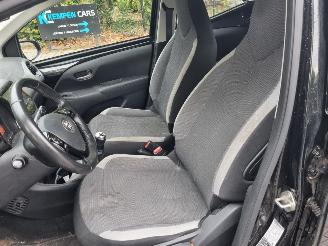 Toyota Aygo 1.0 X-Play Airco Camera picture 15