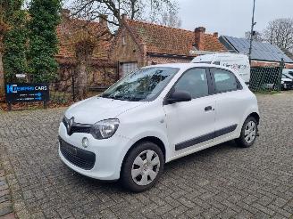 krockskadad bil auto Renault Twingo 1.0 SCE 52KW 2016/3