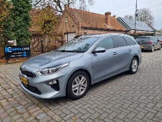 damaged passenger cars Kia Ceed 1.0 T-GDi Navi Clima Stoelverw. 2020/6