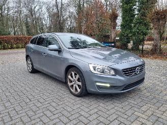 krockskadad bil auto Volvo V-60 2.0d D2 Aut. Navi 2015/12