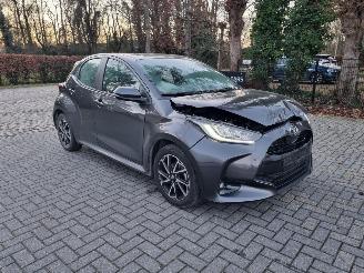 damaged passenger cars Toyota Yaris 1.5 l-VVT-i Led Airco 2024/1