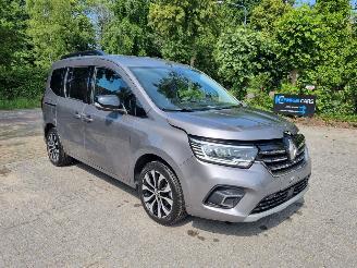Voiture accidenté Renault Kangoo BlueDCI 95 5 Stoelen 2023/5