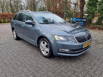 damaged passenger cars Skoda Octavia 1.6 TDI Navi Stoelverw. 2018/6
