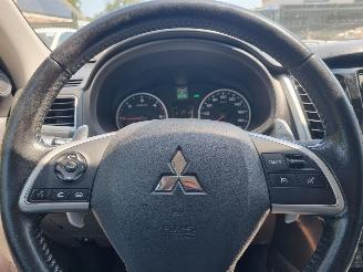 Mitsubishi L-200 2.4 DI-D Aut Double Cab picture 21