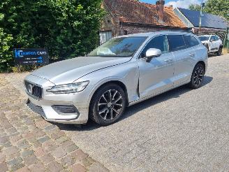 krockskadad bil auto Volvo V-60 D3 Aut. Navi Led Leder Stoelverw 2021/5
