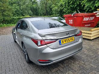 Damaged car Lexus ES 300H Business Line Schuifdak Led Stoelverw 2024/1