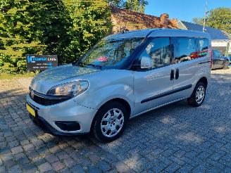 Vaurioauto  passenger cars Fiat Doblo 1.4 Rolstoelauto Airco 2015/5