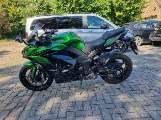 uszkodzony motocykle Kawasaki  Ninja 1100 SX Akrapovic Stuurverw. 2025/12